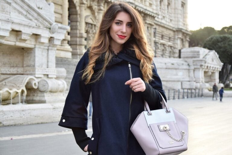 Elevated Comfort: The Sweatshirts Redefining Modern Womenswear