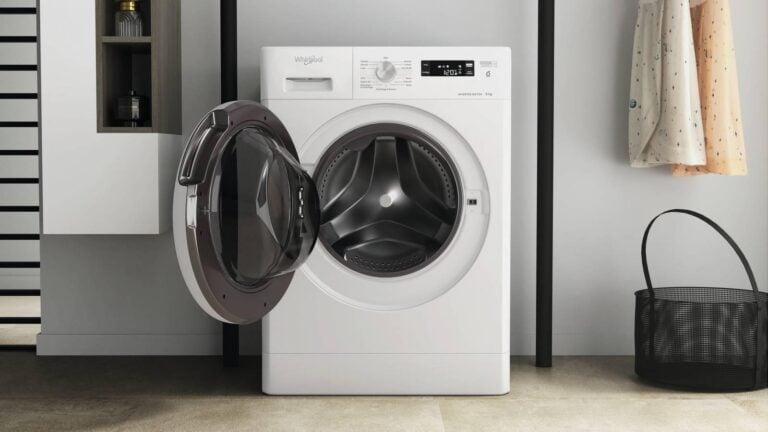 Whirlpool FFB 9269 SV FreshCare: Lavaggio Intelligente e Tessuti Protetti
