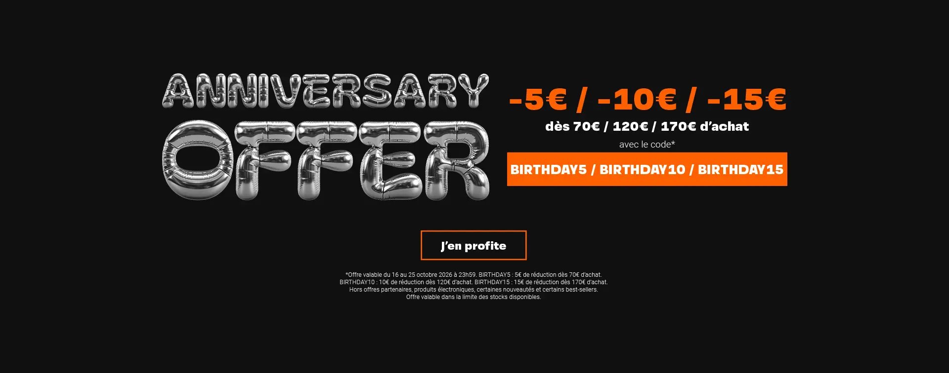 Bannière promotionnelle anniversaire avec texte blanc et orange sur fond noir annonçant des réductions
