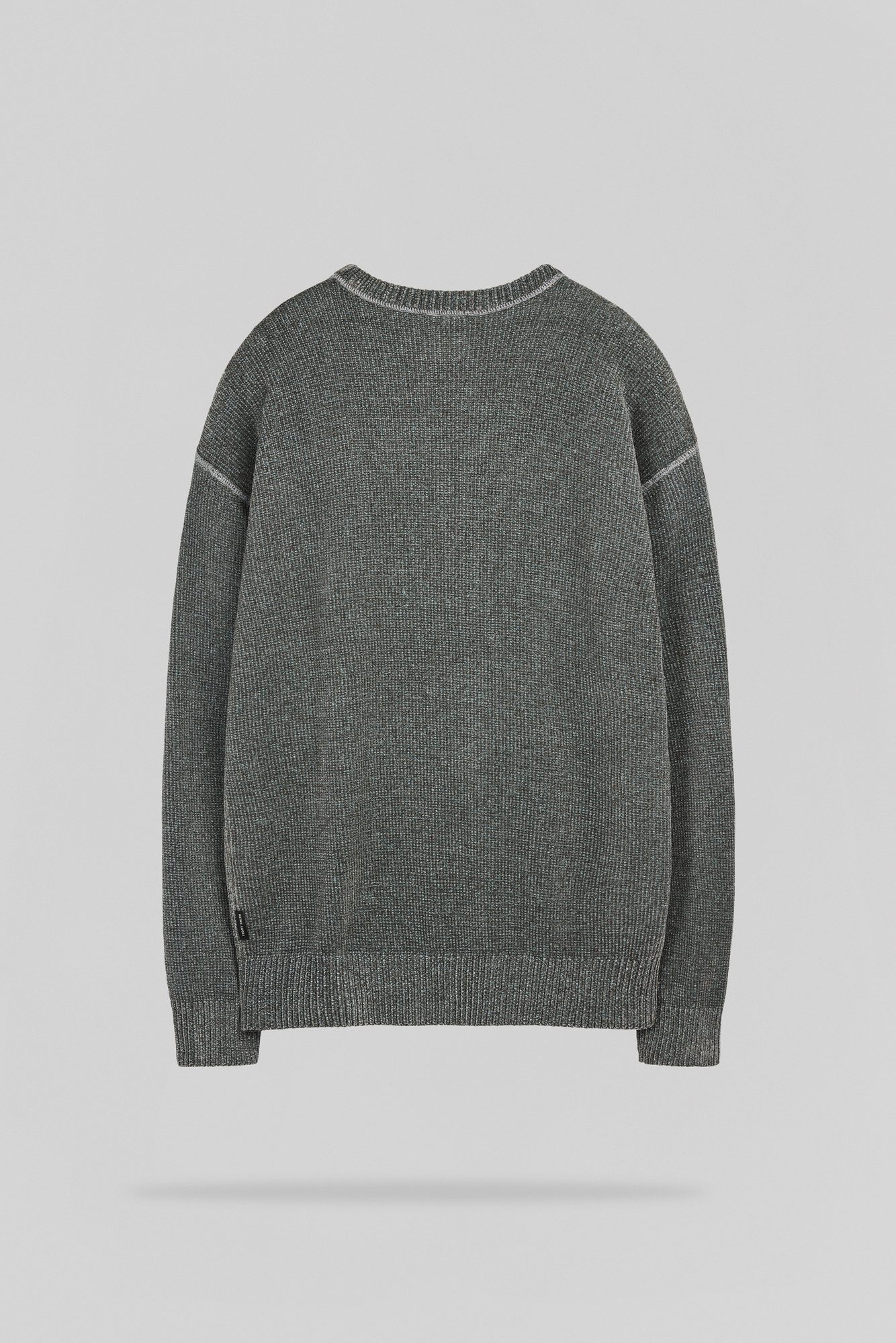 Pull gris chiné vue de dos avec bandes de couture latérales