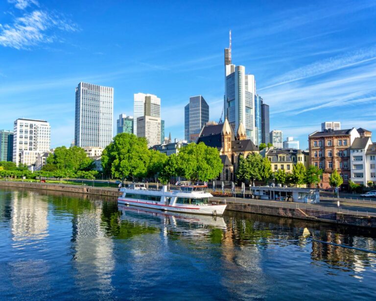 Understanding the Condor Airline Budget Long-Haul Flights and Global Destinations